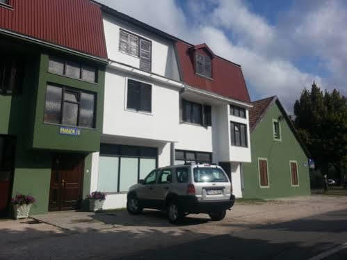 Guest House Pansion 10 سيتينيي المظهر الخارجي الصورة